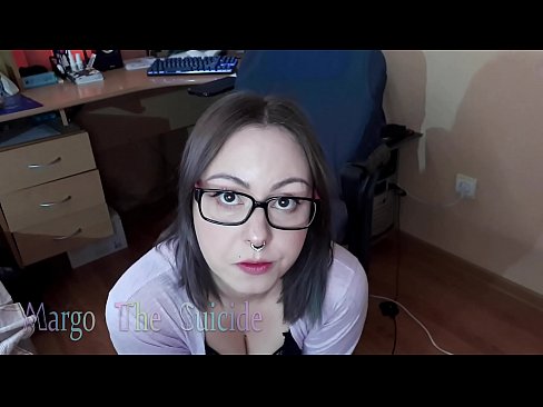 ❤️ Moza sexy con lentes chupa un consolador profundamente ante a cámara Porno duro en % gl.newsexpress.xyz % ﹏